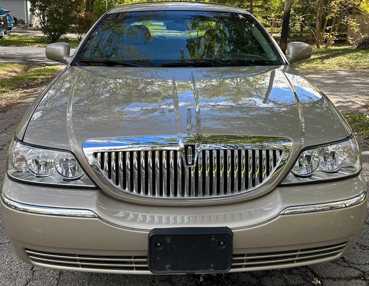 2006 Lincoln Town Car for sale at Quality Cars Of South Elgin in South Elgin, IL