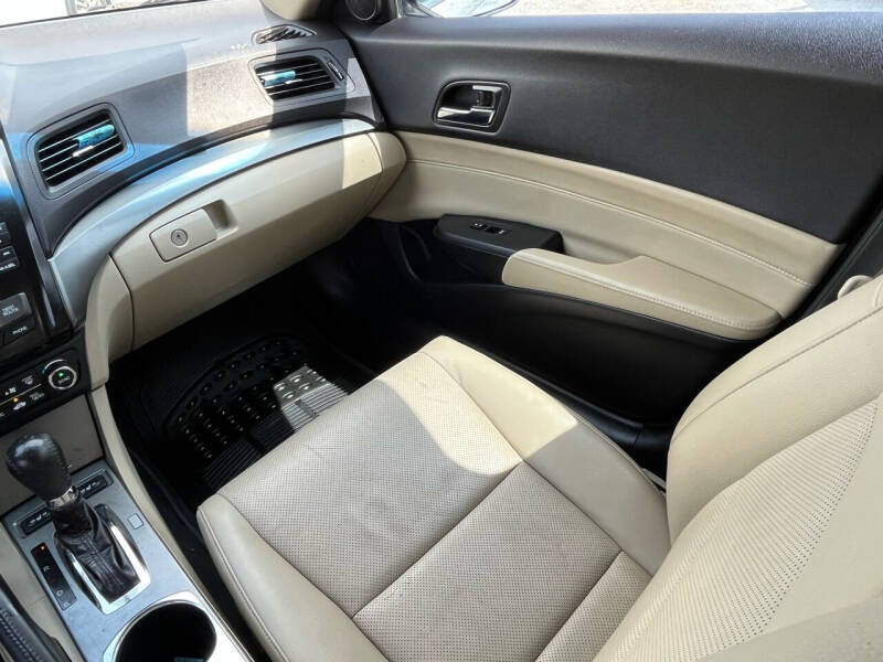 2014 Acura ILX 2.0L w/Tech