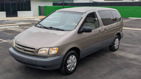 1999 Toyota Sienna CE