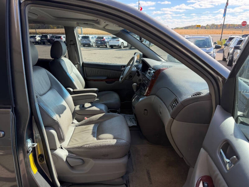 2004 Toyota Sienna XLE Limited 7 Passenger