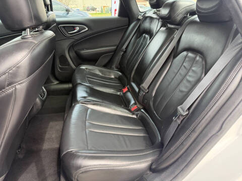 2015 Chrysler 200 C