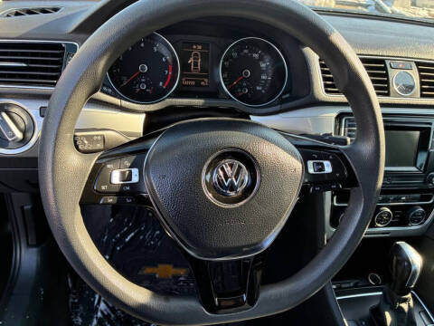 2016 Volkswagen Passat 1.8T S
