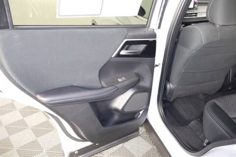 2024 Mitsubishi Outlander ES