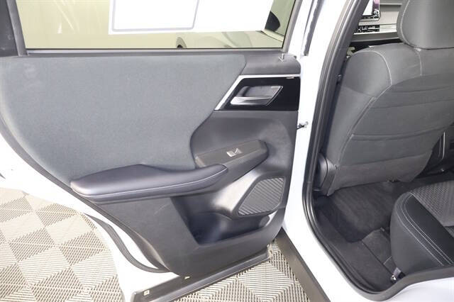 2024 Mitsubishi Outlander ES