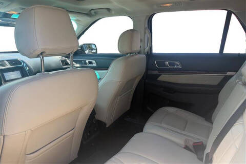 2017 Ford Explorer Platinum
