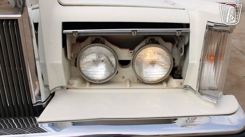 1982 Lincoln Mark VI