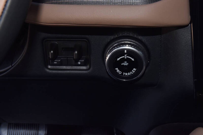 2025 Lincoln Navigator Black Label