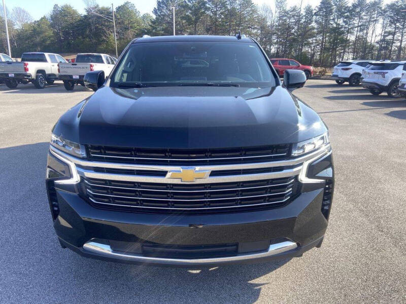 2023 Chevrolet Suburban LT