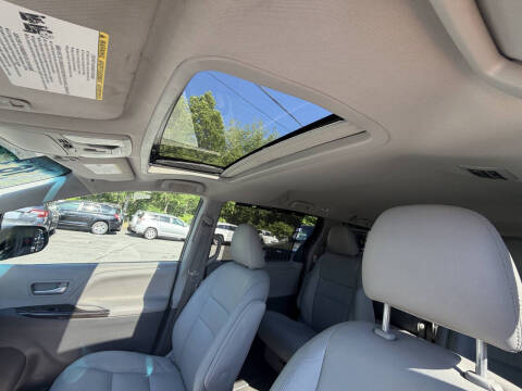 2016 Toyota Sienna XLE 7-Passenger