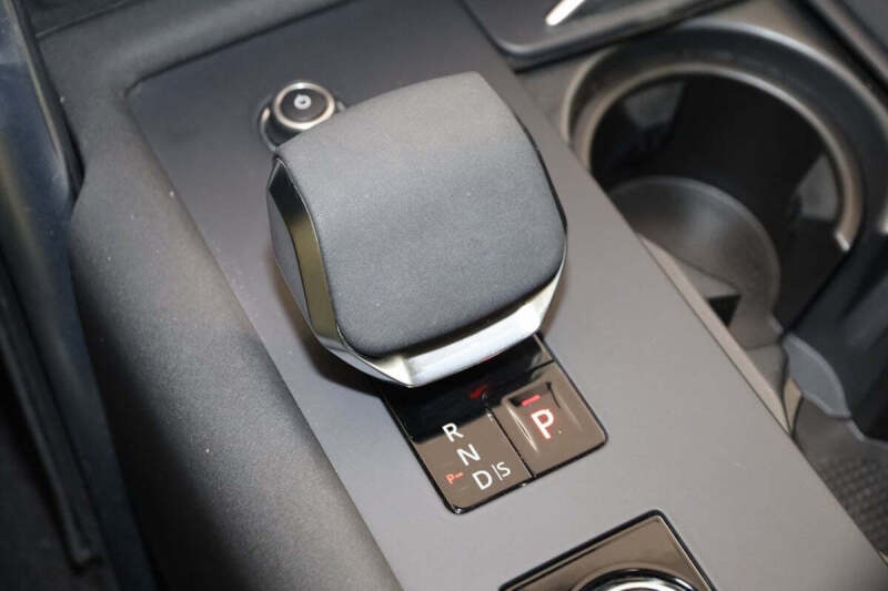 2023 Land Rover Discovery P300 S