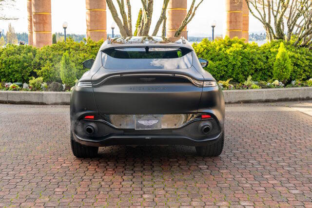 2022 Aston Martin DBX