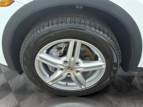 2014 Porsche Cayenne Platinum