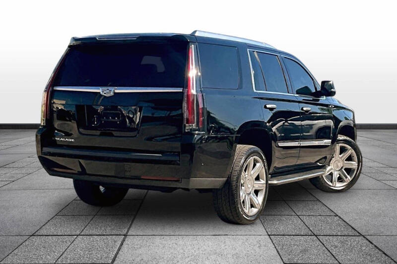2018 Cadillac Escalade Luxury