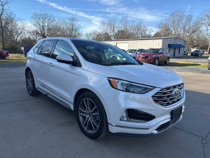 2019 Ford Edge Titanium's photo