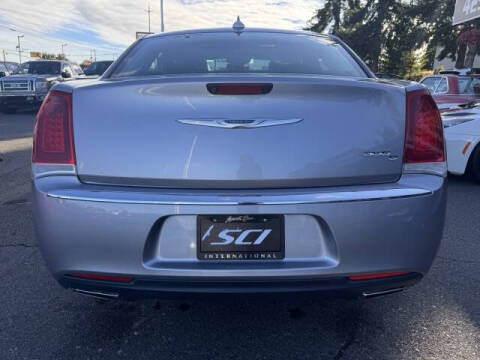 2017 Chrysler 300 C