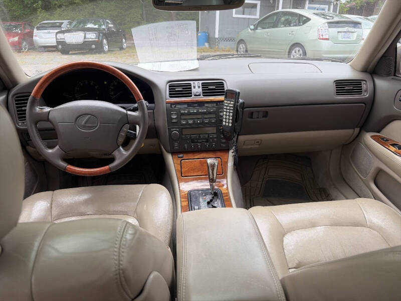 2000 Lexus LS 400
