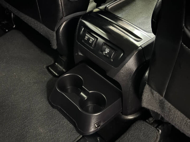 2018 Toyota Sienna SE Premium 8-Passenger