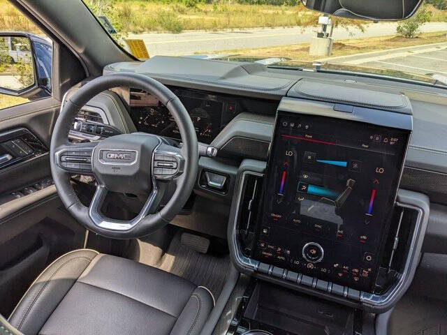 2025 GMC Yukon Elevation