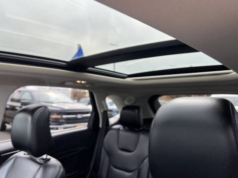 2022 Ford Edge Titanium