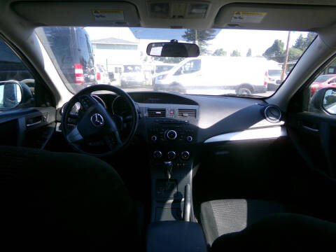 2013 Mazda MAZDA3 i Touring