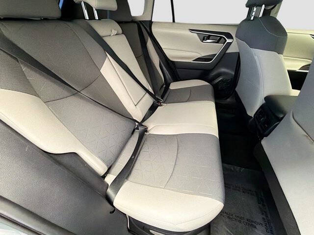 2020 Toyota RAV4 Hybrid XLE