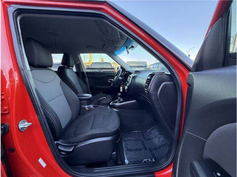 2019 Kia Soul +