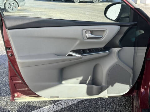 2016 Toyota Camry SE