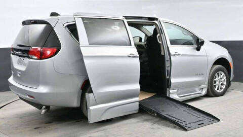 2024 Chrysler Voyager LX