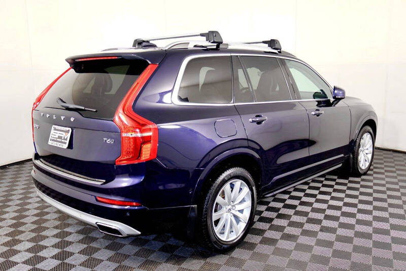 2017 Volvo XC90 T6 Momentum