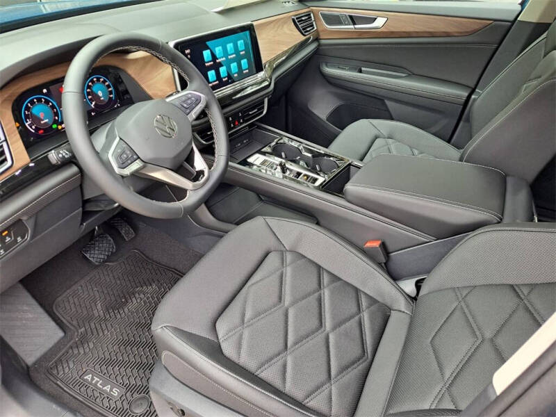 2025 Volkswagen Atlas SE
