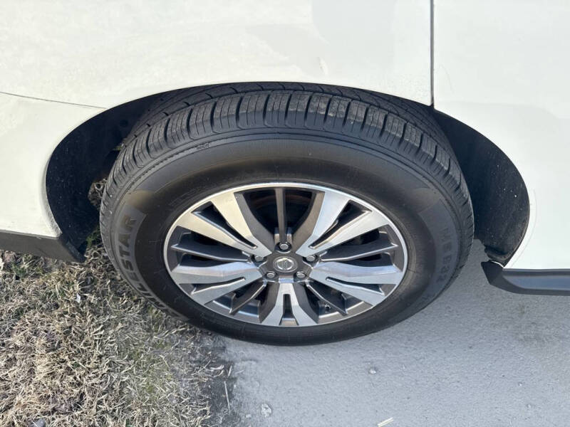 2017 Nissan Pathfinder S