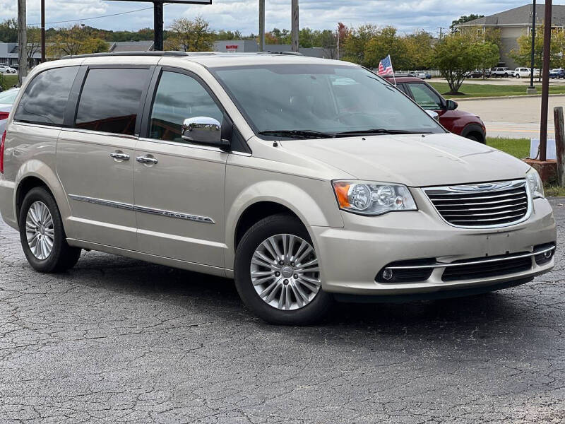 2013 Chrysler Town and Country Touring-L