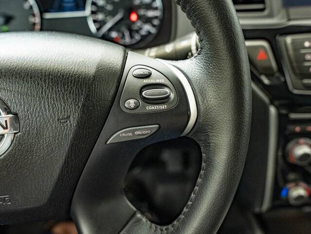 2020 Nissan Pathfinder SV