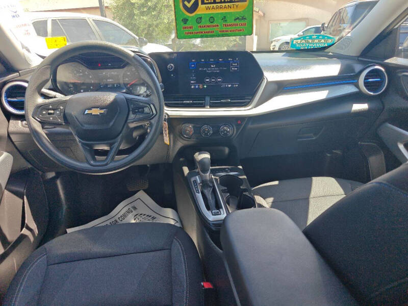 2025 Chevrolet Trax LS
