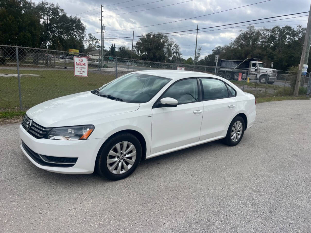 2014 Volkswagen Passat for sale at Hobgood Auto Sales in Land O Lakes, FL