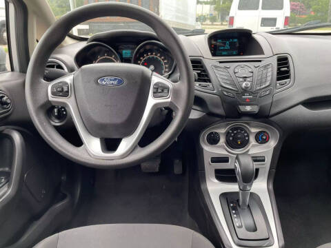 2017 Ford Fiesta SE
