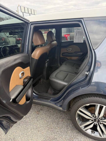 2016 Kia Soul +