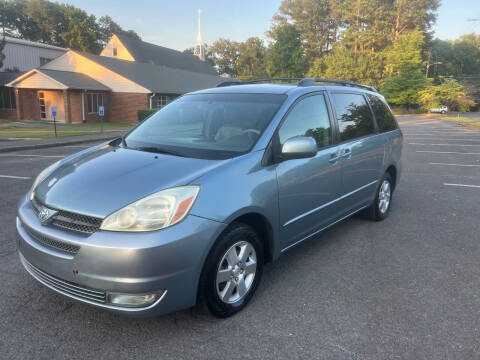 2005 Toyota Sienna for sale at Global Imports of Dalton LLC in Dalton GA