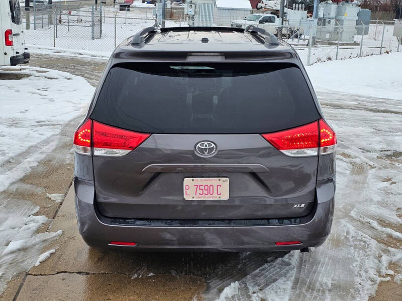 2012 Toyota Sienna XLE 8-Passenger
