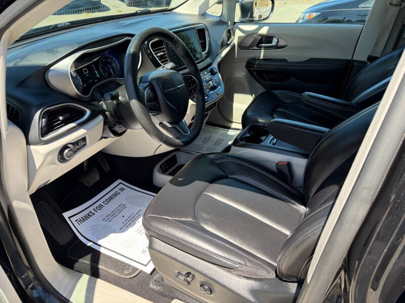 2023 Chrysler Pacifica Touring L