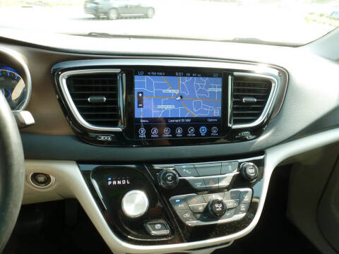 2017 Chrysler Pacifica Touring-L Plus