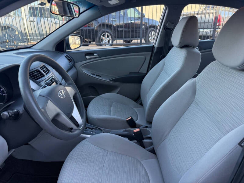 2016 Hyundai Accent SE