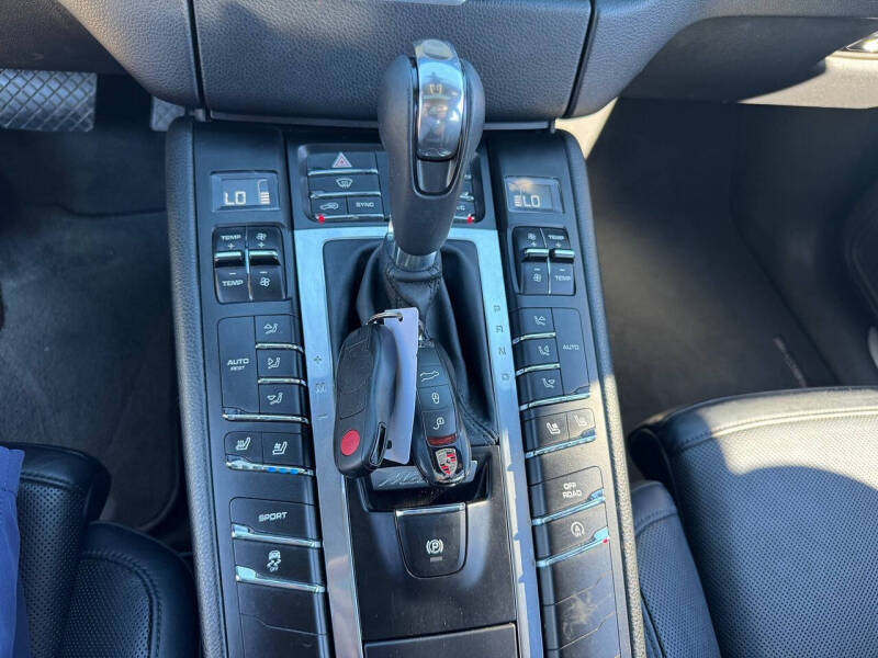 2015 Porsche Macan S