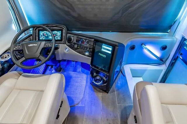 2022 Freightliner XCR Chassis