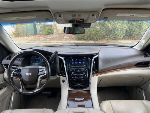 2017 Cadillac Escalade Luxury