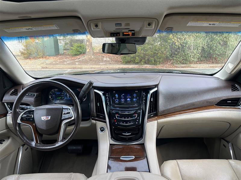 2017 Cadillac Escalade Luxury