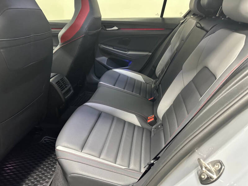 2024 Volkswagen Golf GTI SE