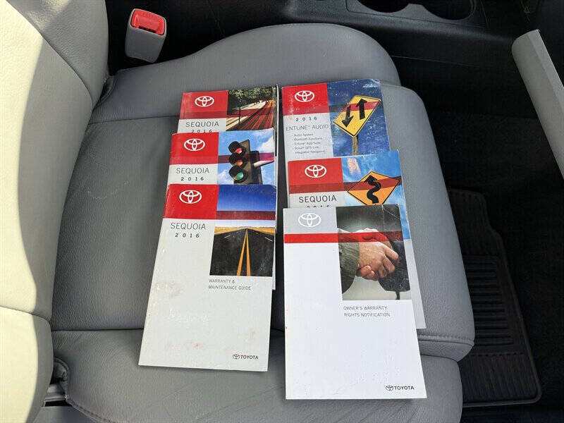 2016 Toyota Sequoia SR5