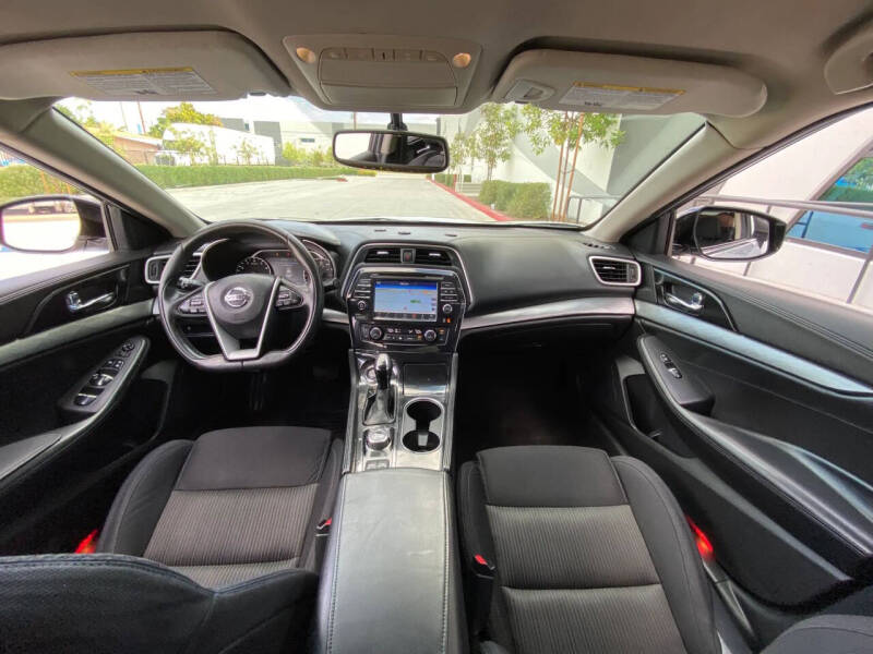 2017 Nissan Maxima