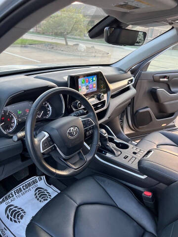 2023 Toyota Highlander XLE